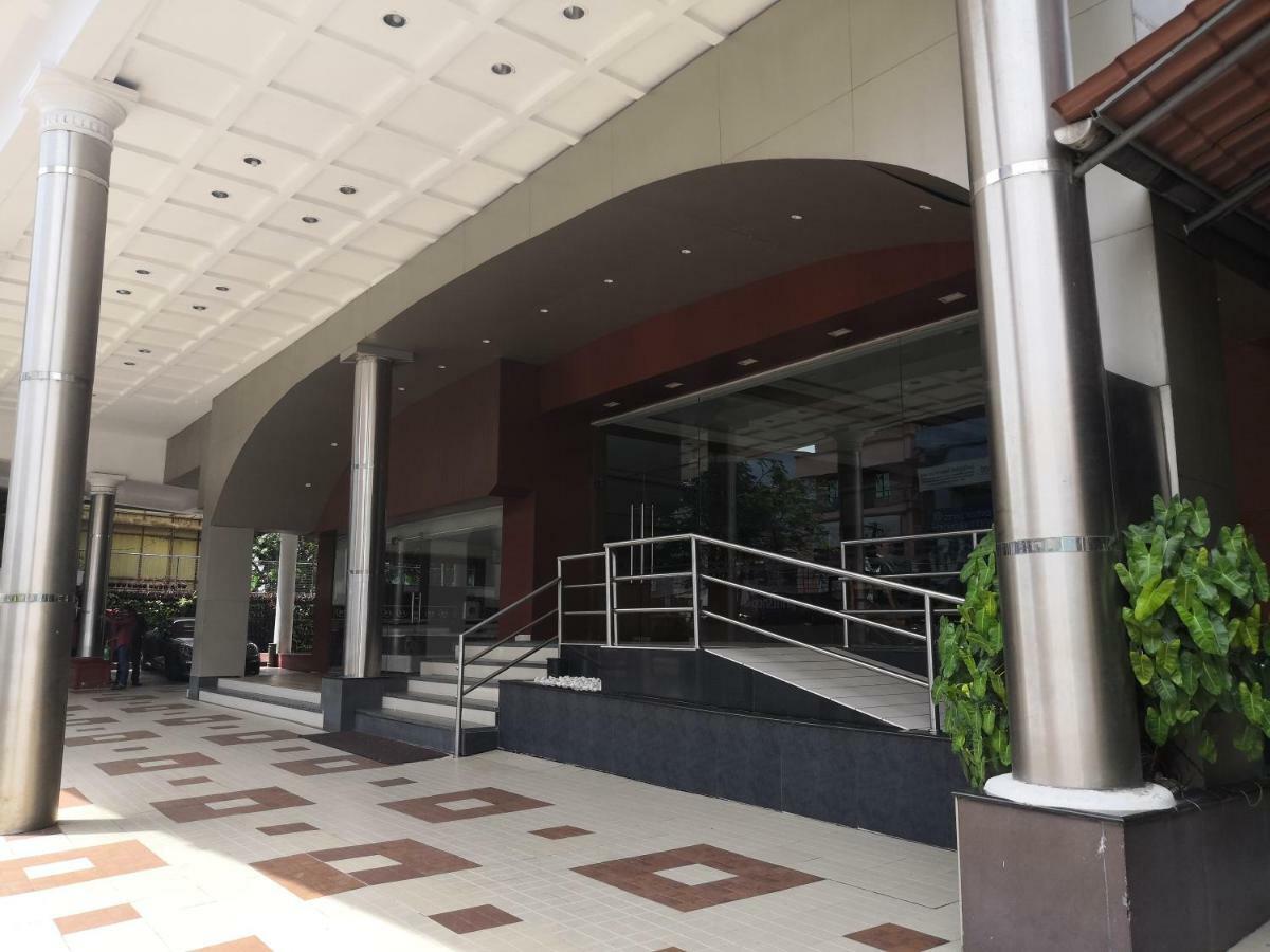 Presidency Kochi City Centre Exterior foto