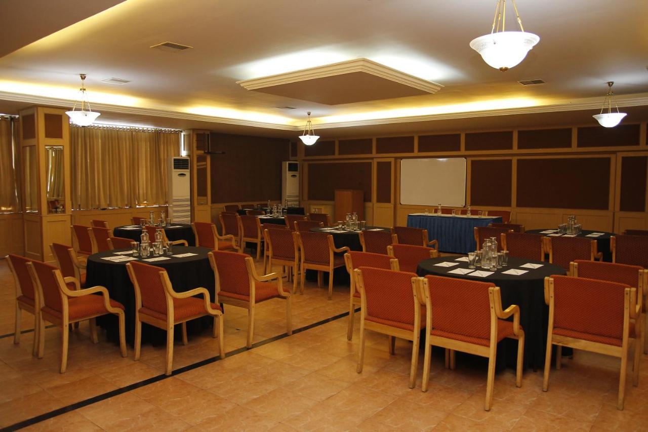 Presidency Kochi City Centre Exterior foto